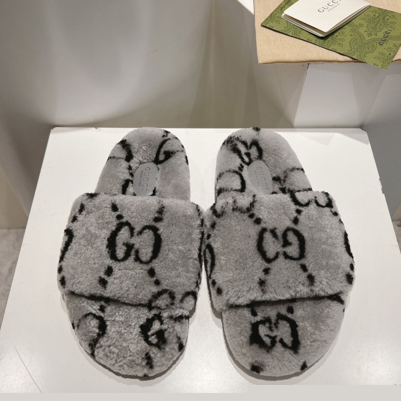 G*u*i slippers